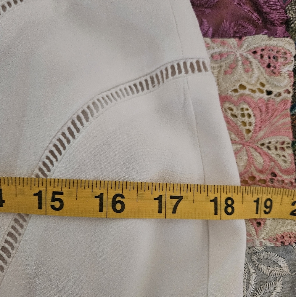 Elegant White Evening Gown - Picture 11 of 12